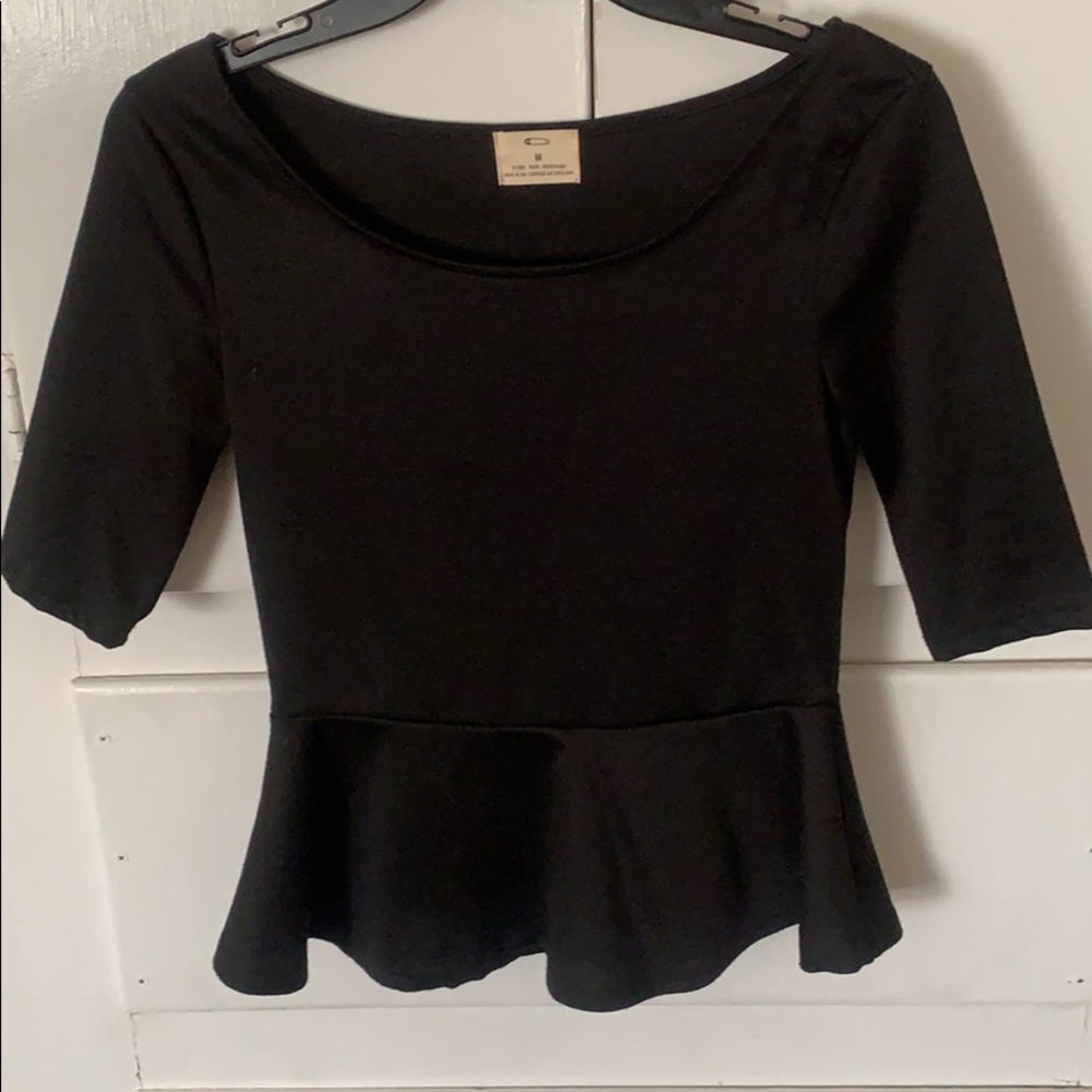 Black 1/2 sleeve peplum top
